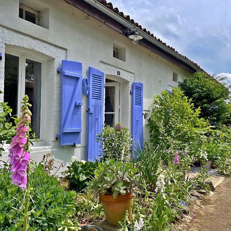 Villa Champs Chevrier à Mezieres-sur-Issoire Extérieur photo