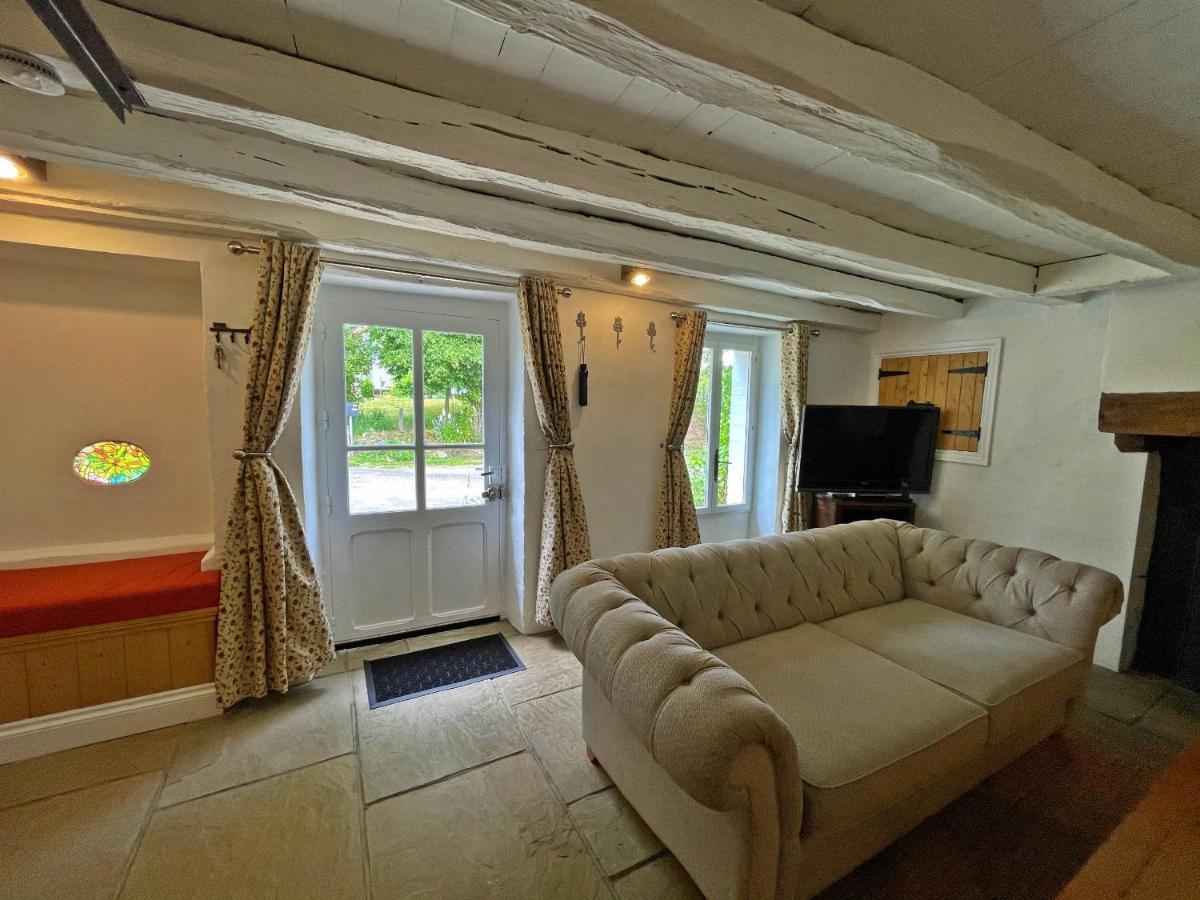 Villa Champs Chevrier à Mezieres-sur-Issoire Extérieur photo