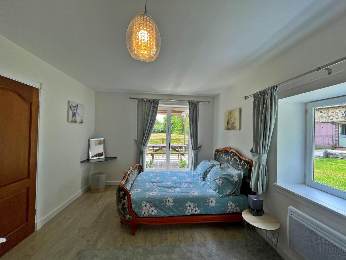 Villa Champs Chevrier à Mezieres-sur-Issoire Extérieur photo